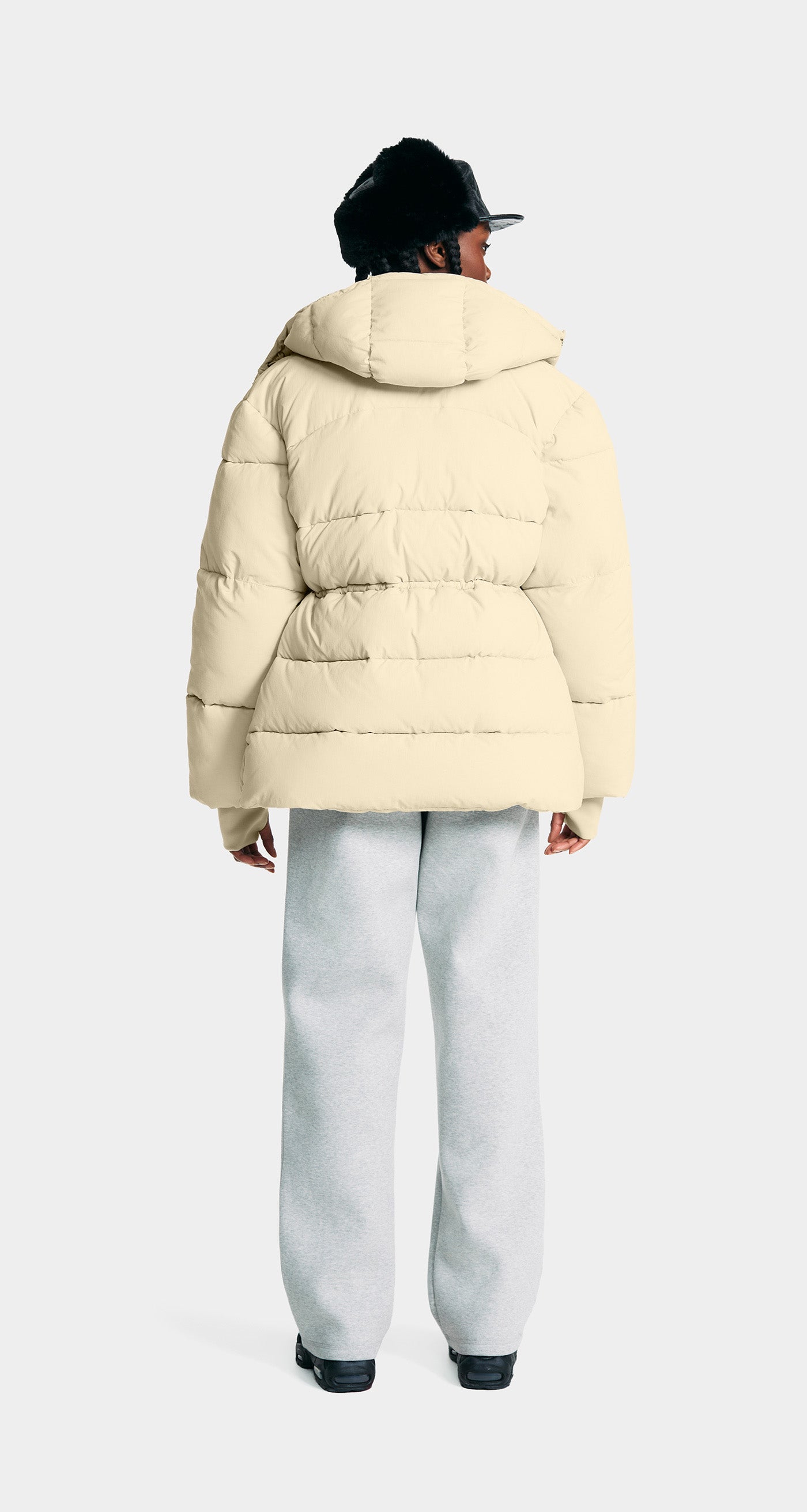 DP - Pelican Beige Akira Puffer - Modelshot - wmn - rear